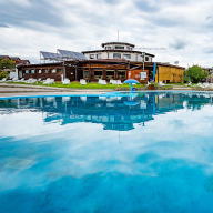 Piscina cu apa dulce